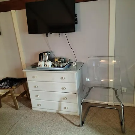 Chez Didier Et Gene לינה וארוחת בוקר