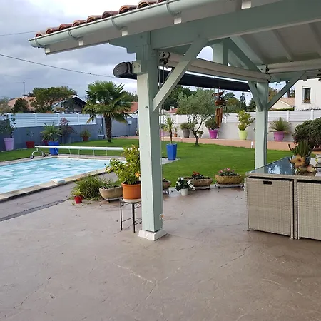 לינה וארוחת בוקר Chez Didier Et Gene